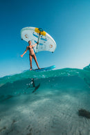 Chiara Socin in wingfoil in Egitto con la wing Duotone Unit SLS Concept Blue e la tavola Sky Air