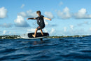 Finn Spencer navegando en foil sobre el mar de Guadalupe con material Duotone 2027