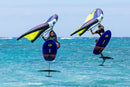 Dois riders a saltar com wings Duotone Unit 2025 lima e pegas Fusion sobre as águas turquesa de Maui