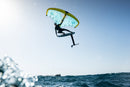 Rider en pleno salto con el Duotone Unit D/LAB 2027 a contraluz