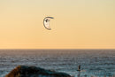 Sesión de kitefoil al atardecer con la North Echo Pro 2026